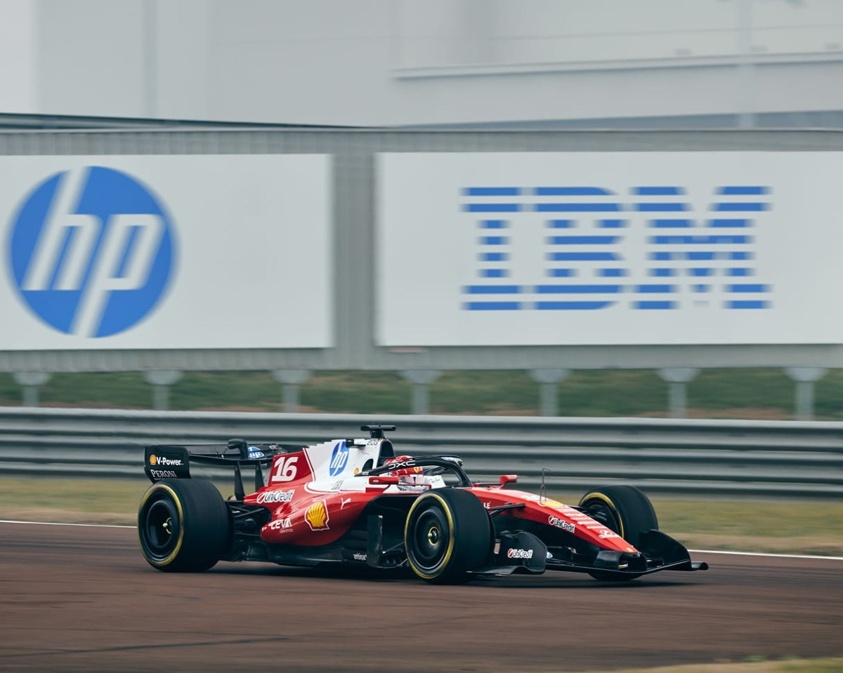 A Ferrari está usando a IA da IBM para criar superfãs de F1.