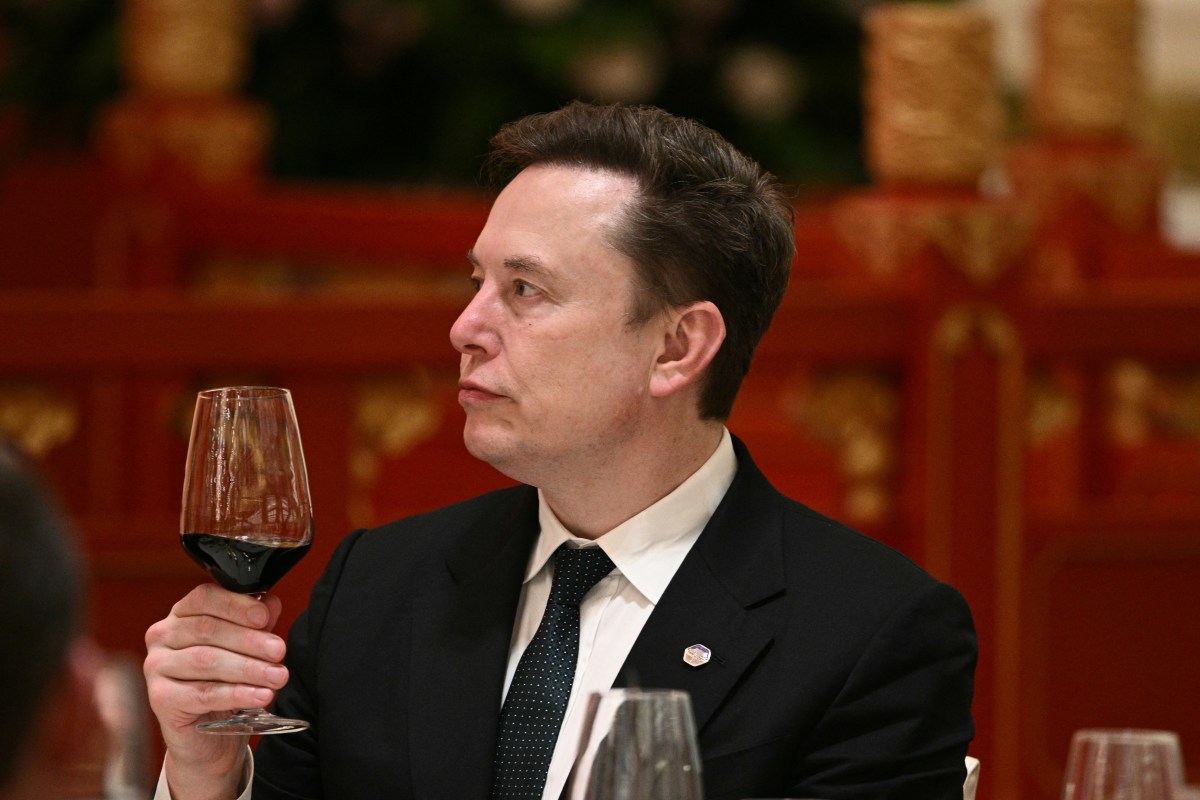 Elon Musk desistiu da energia solar (na Terra)