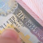 Portal de vistos do Reino Unido expôs passaportes e selfies de milhares de candidatos — e então chamou os advogados para cima de nós