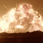 Vídeos incríveis mostram que a explosão do foguete da Blue Origin pôde ser vista a centenas de quilômetros de distância