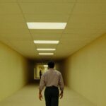 ‘Backrooms’ leva você para o fundo do mito de terror mais inquietante da internet.