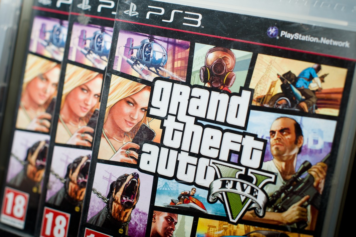 Serviço de trapaças de Grand Theft Auto V é hackeado, expondo milhares de jogadores.