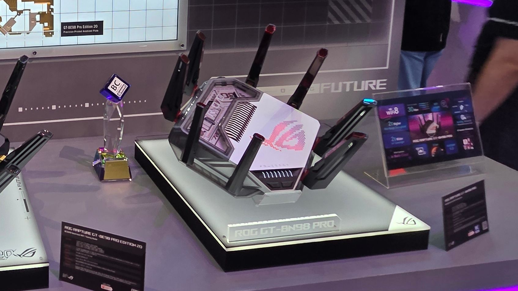 Asus revela seu primeiro roteador Wi-Fi 8 — ROG Rapture GT-BN98 Pro oferece até 2x mais velocidade real do que o Wi-Fi 7