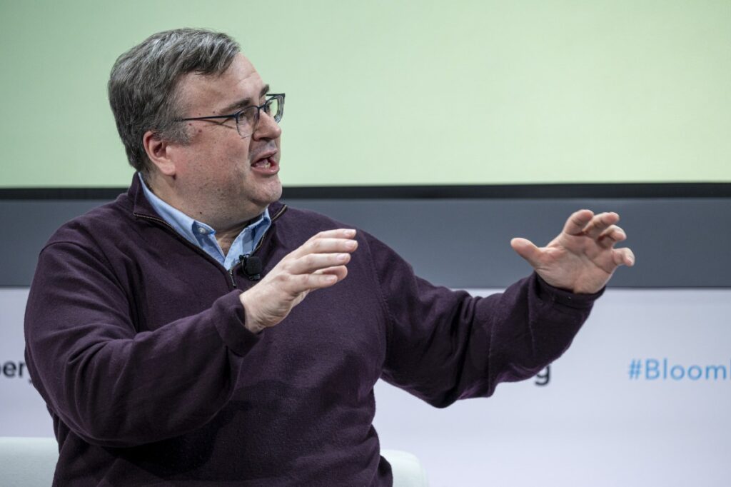 Reid Hoffman está deixando o conselho da Microsoft para adotar o modo fundador com a startup Manus.