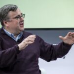 Reid Hoffman está deixando o conselho da Microsoft para adotar o modo fundador com a startup Manus. Reid Hoffman está deixando o conselho da Microsoft para adotar o modo fundador com a startup Manus.