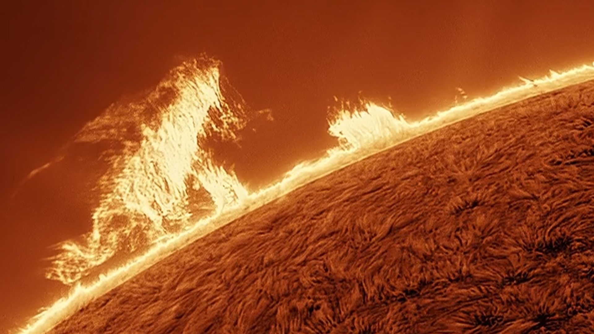 Astrofotógrafo captura nuvem de plasma colossal ‘Godzilla’ perseguindo a borda do Sol (vídeo)