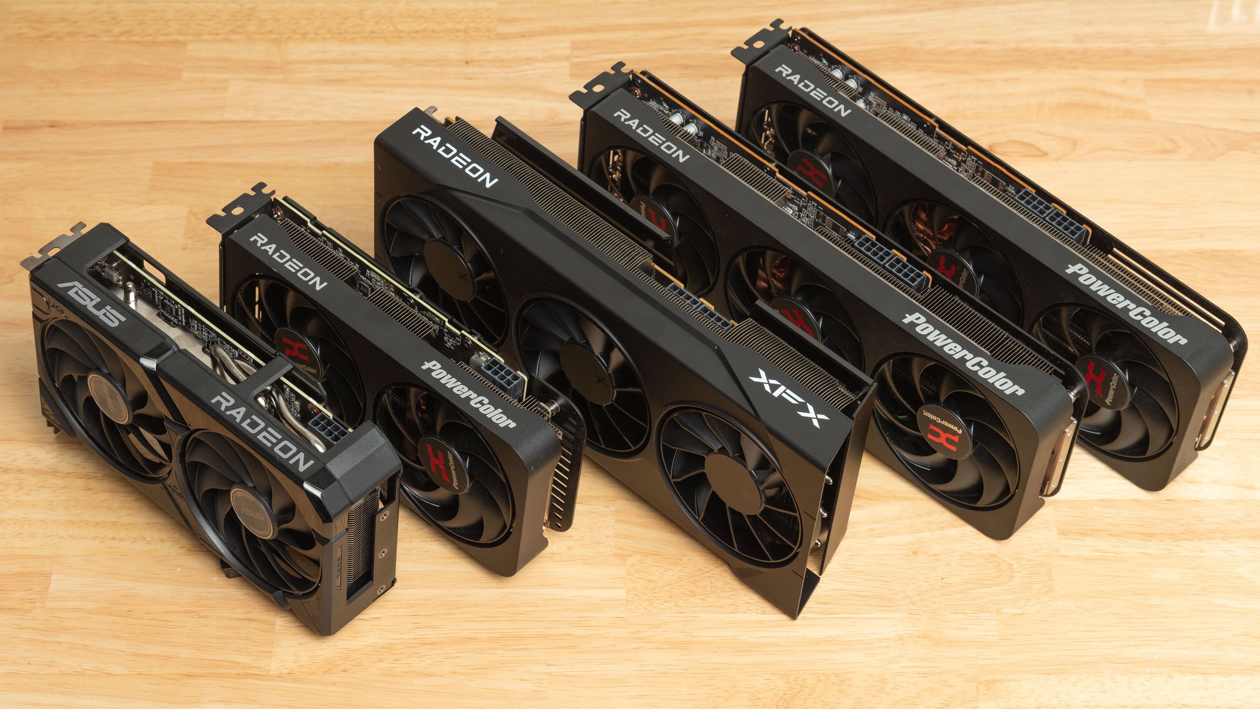 As GPUs para jogos RDNA 5 da AMD chegarão no final do próximo ano, segundo parceiros (AIBs) na Computex — fabricantes esperam as novas placas da AMD no segundo semestre de 2027, junto com a Nvidia.