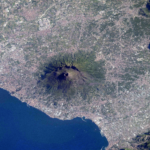 Astronauta avista o Monte Vesúvio do espaço | Foto espacial do dia de 8 de junho de 2026