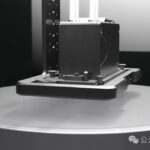 Startup chinesa afirma produzir chip fotônico sem litografia DUV e diz que processo de nanoimpressão reduz custos em 90% — wafers de 8 polegadas produzidos sem litografia óptica convencional