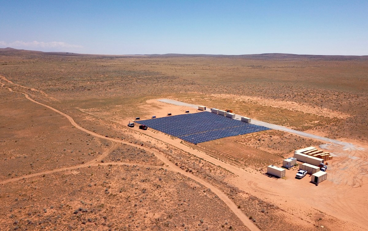 Por que dois ex-funcionários da SpaceX estão apostando em energia solar e baterias para alimentar a febre da IA