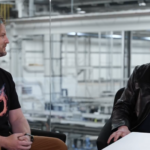 A primeira geração de espaçonaves de data center orbital de Elon Musk é mais larga que um Boeing 747 e utiliza uma carga útil de chips intercambiáveis — a carga útil de computação via satélite de IA é de 120 kW, com picos de 150 kW. A primeira geração de espaçonaves de data center orbital de Elon Musk é mais larga que um Boeing 747 e utiliza uma carga útil de chips intercambiáveis — a carga útil de computação via satélite de IA é de 120 kW, com picos de 150 kW.
