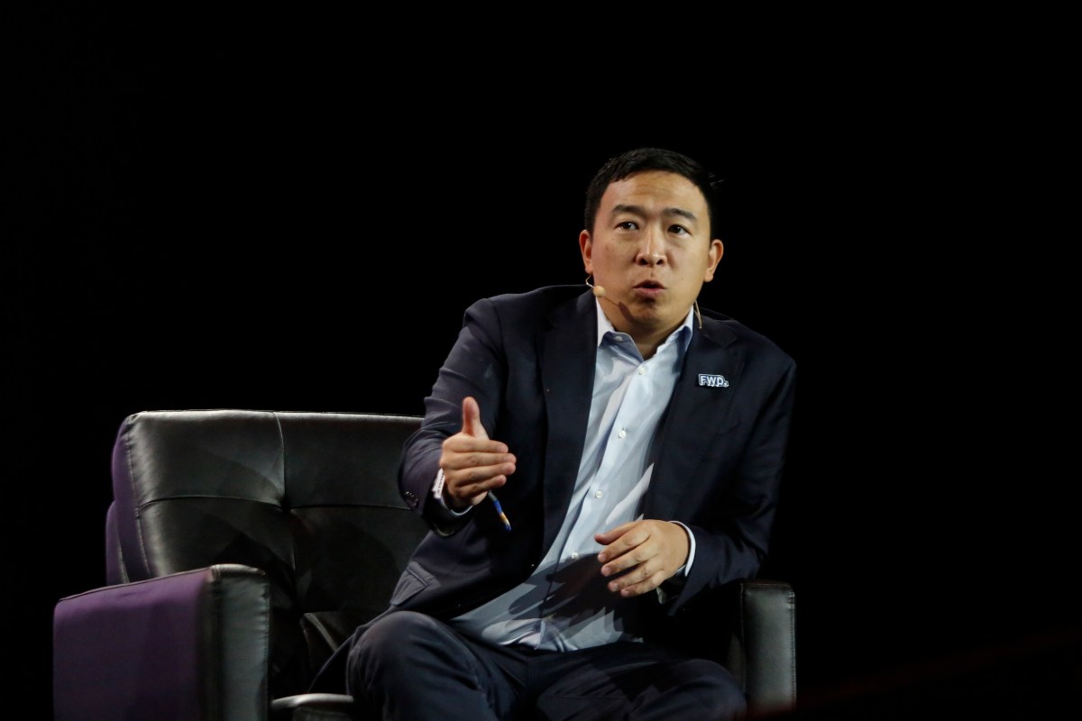 Por que Andrew Yang está construindo em vez de esperar por Washington