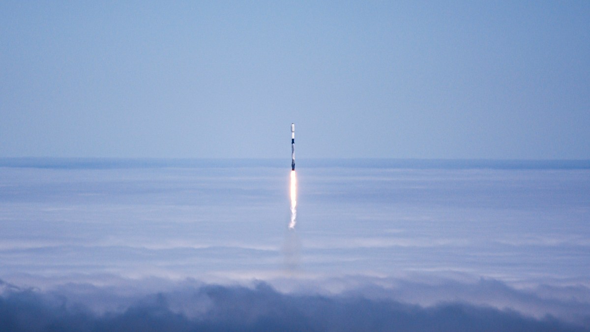 SpaceX precifica oficialmente ações a US$ 135 na maior oferta pública inicial da história.