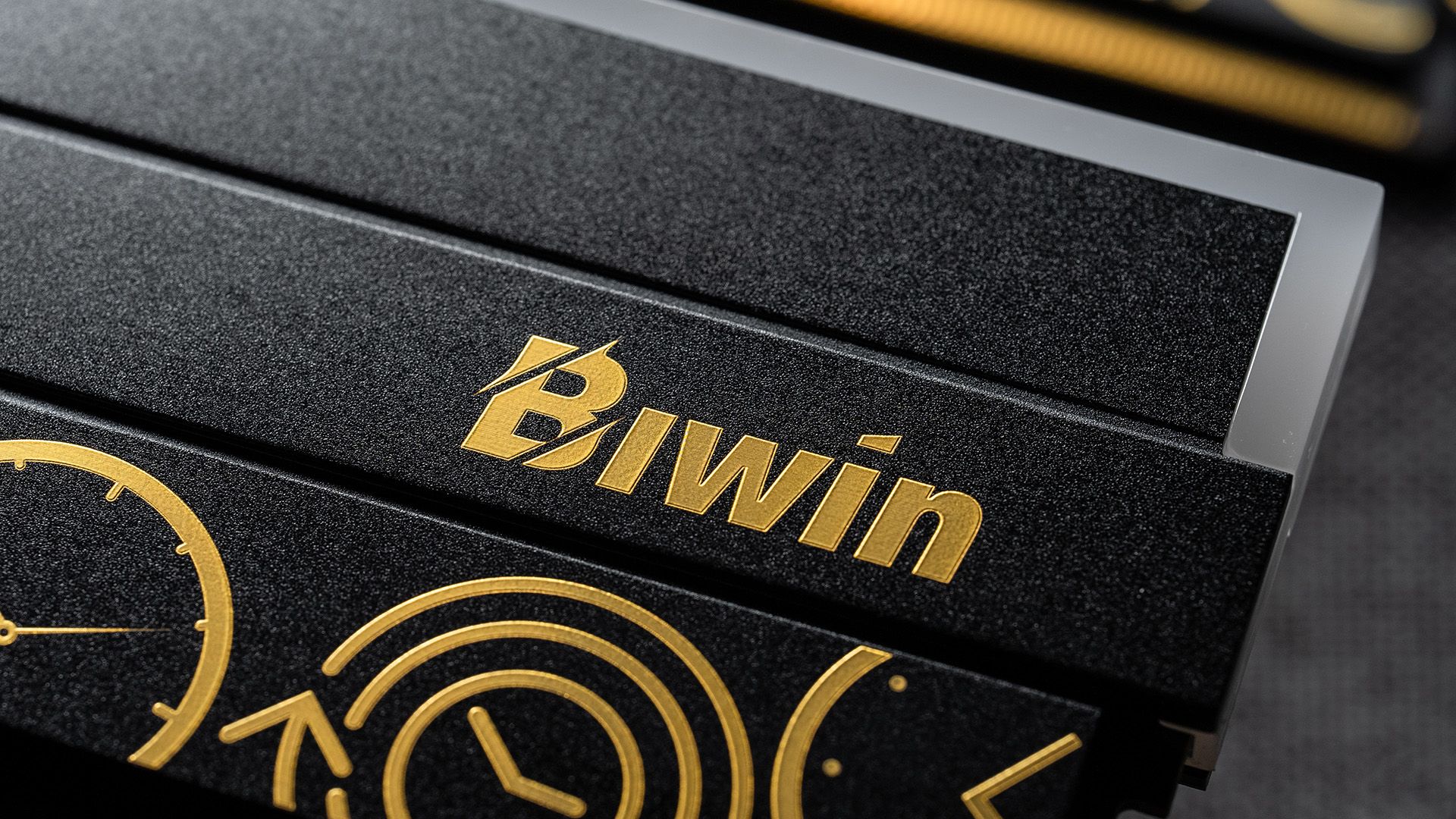 Escassez crítica força a Biwin a um acordo de US$ 1,86 bilhão por memórias NAND para SSDs — contrato plurianual garante preços fixos enquanto o mercado spot ameaça secar.