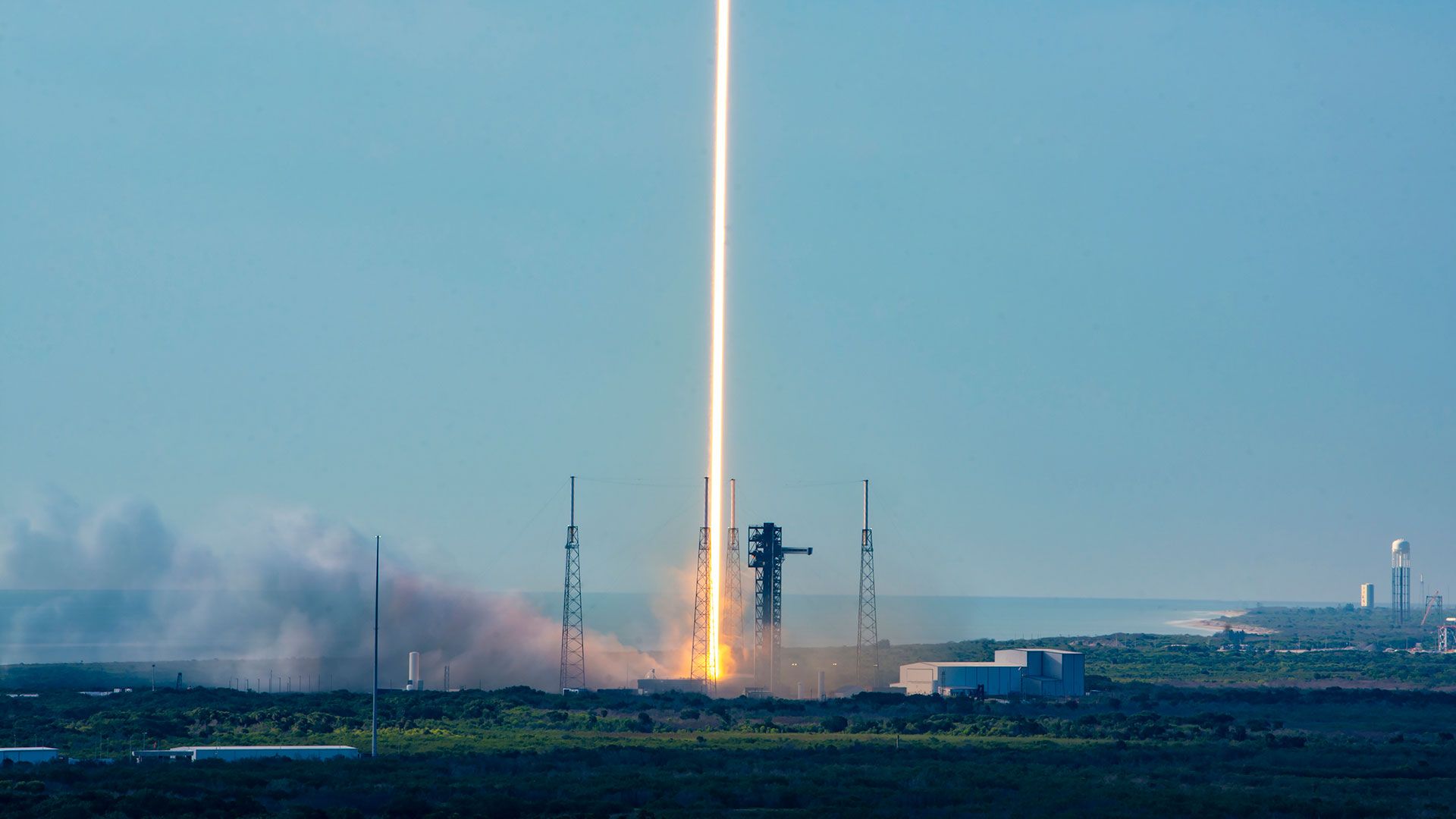 As ações da SpaceX não foram o único lançamento da empresa hoje — ela também colocou 29 satélites Starlink em órbita.