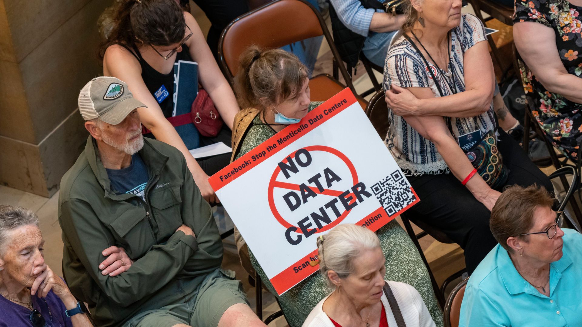 Mais de 75 projetos de data centers avaliados em US$ 130 bilhões foram bloqueados com sucesso nos primeiros três meses de 2026 — a oposição bipartidária cresce em todo o país devido ao temor de disparada nos custos de energia e água.