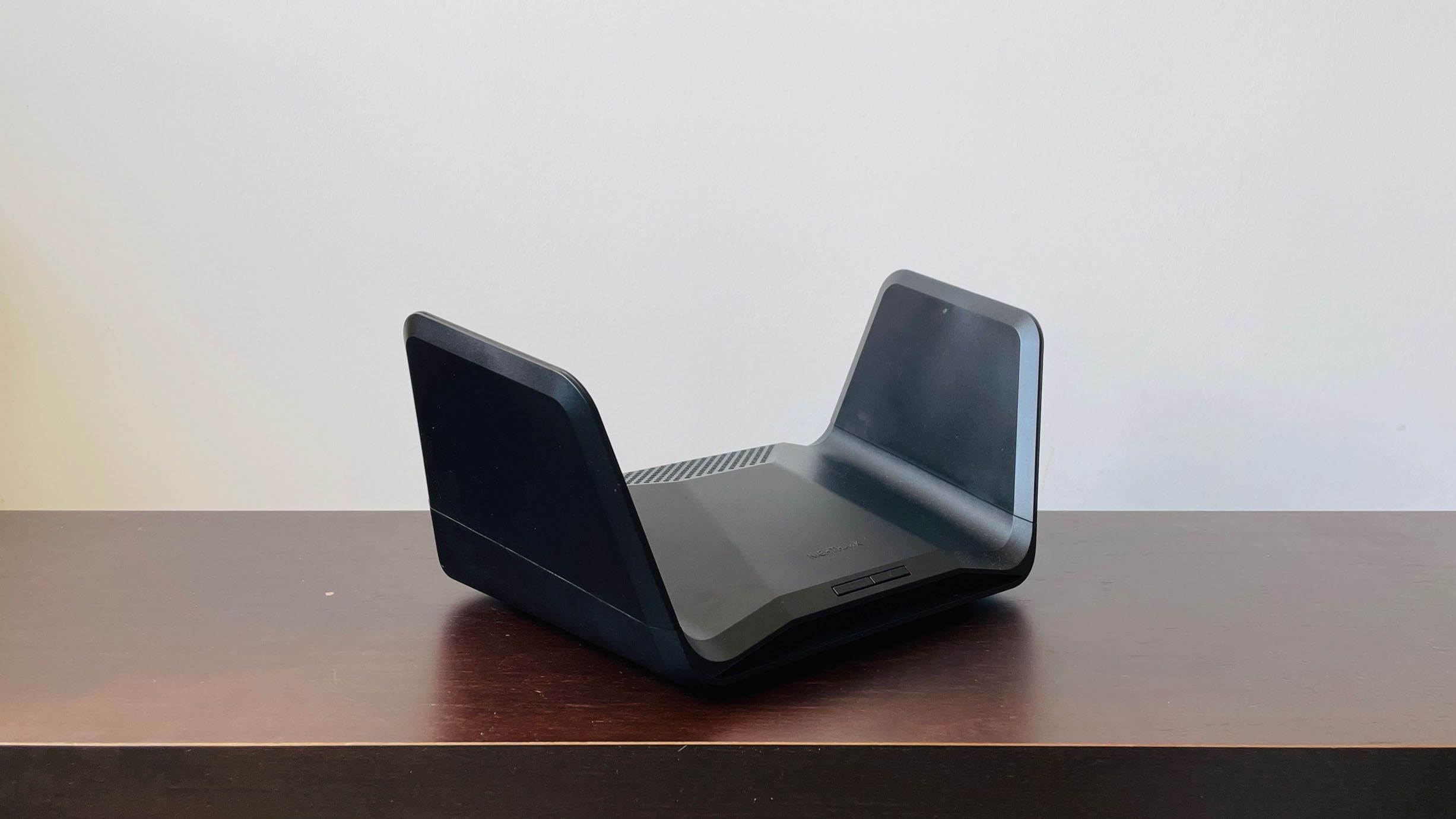 Netgear processa TP-Link de volta, dizendo que a empresa ‘continua, em sua essência, sendo uma empresa chinesa que vende produtos fabricados na China’ — alega que seu rebranding para ‘empresa americana’ é propaganda enganosa.