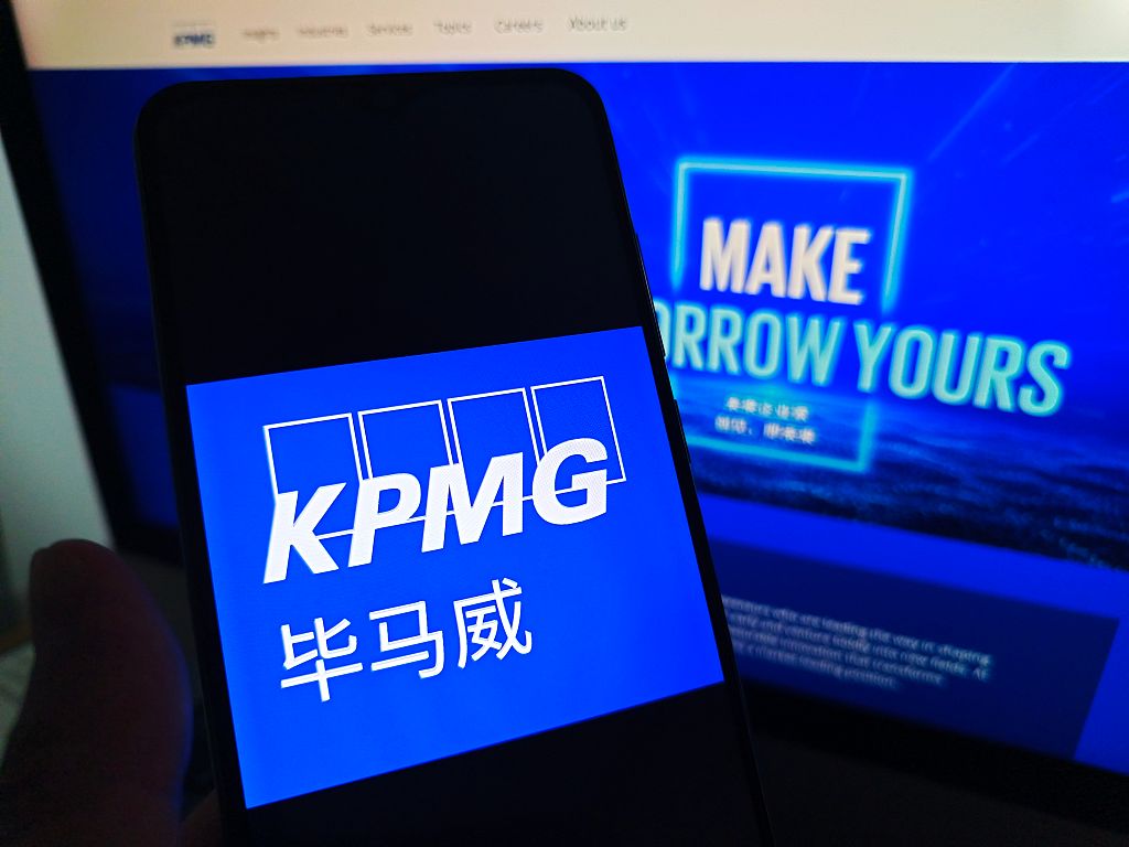 KPMG retira relatório sobre uso de IA devido a aparentes alucinações