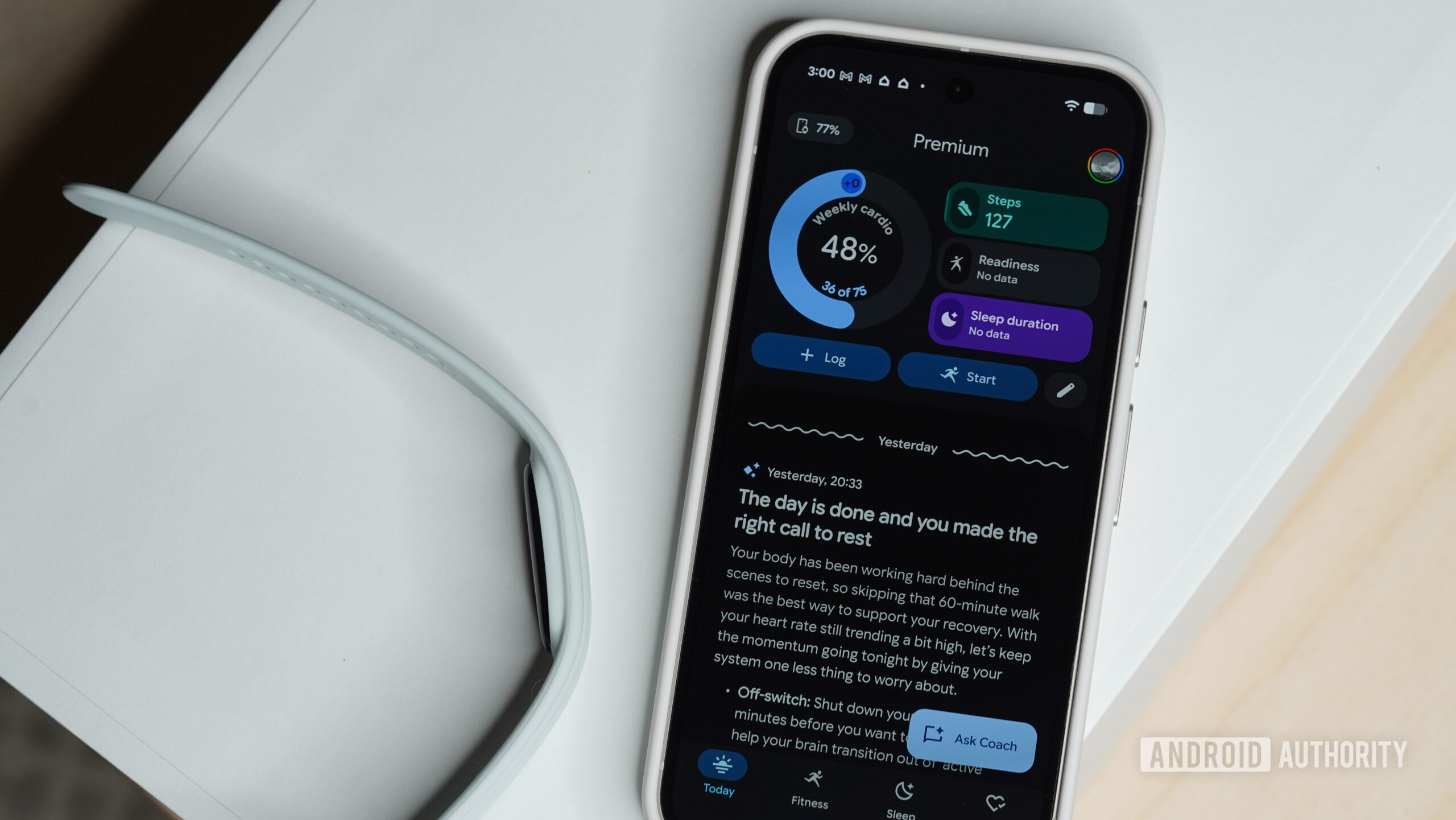 O novo treinador de saúde da Fitbit é pior que a minha mãe.