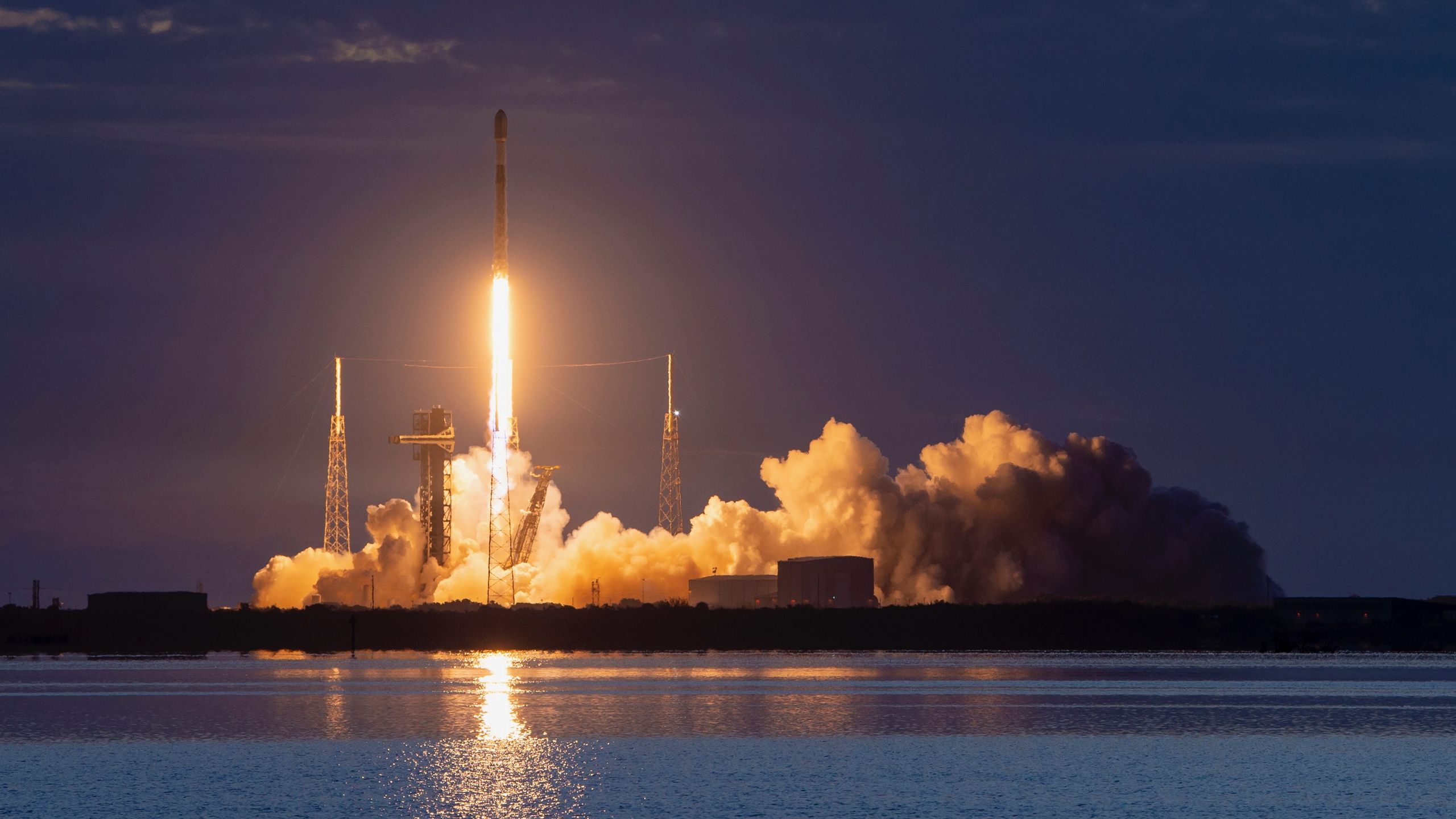 Assista à SpaceX lançar 3 enormes satélites BlueBird direct-to-cell da Flórida na madrugada de 17 de junho