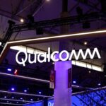 A Qualcomm quer ser o chip dentro do que quer que substitua seu smartphone, e ela acaba de anunciar dois produtos com esse objetivo. A Qualcomm quer ser o chip dentro do que quer que substitua seu smartphone, e ela acaba de anunciar dois produtos com esse objetivo.