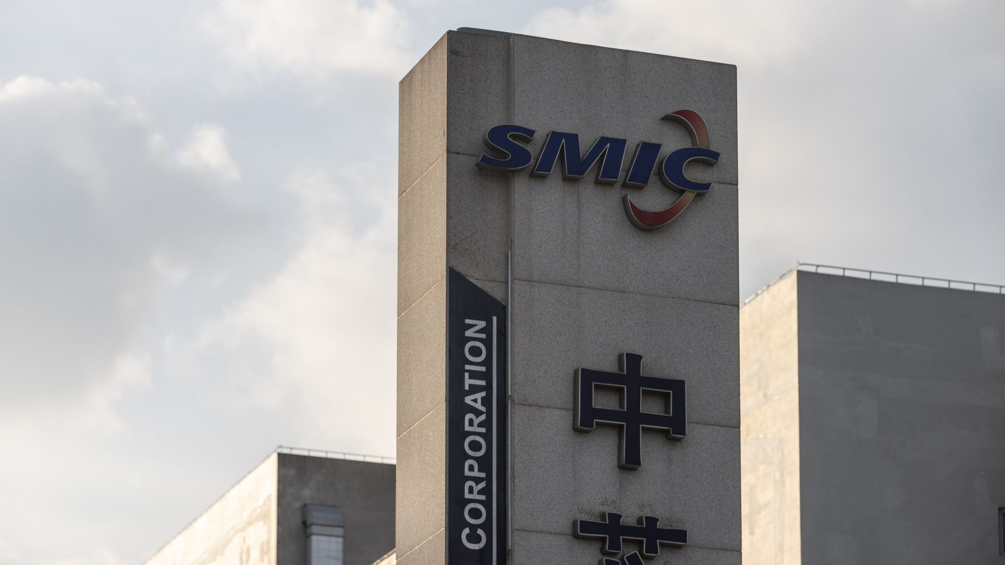 Metal pitch de 7nm da fábrica chinesa SMIC supera o Intel 18A, mas fica 38% atrás em densidade, revela desmontagem — o HiSilicon Kirin 9030 da Huawei, que contorna sanções, é o primeiro alvo do novo laboratório de desmontagem da SemiAnalysis.