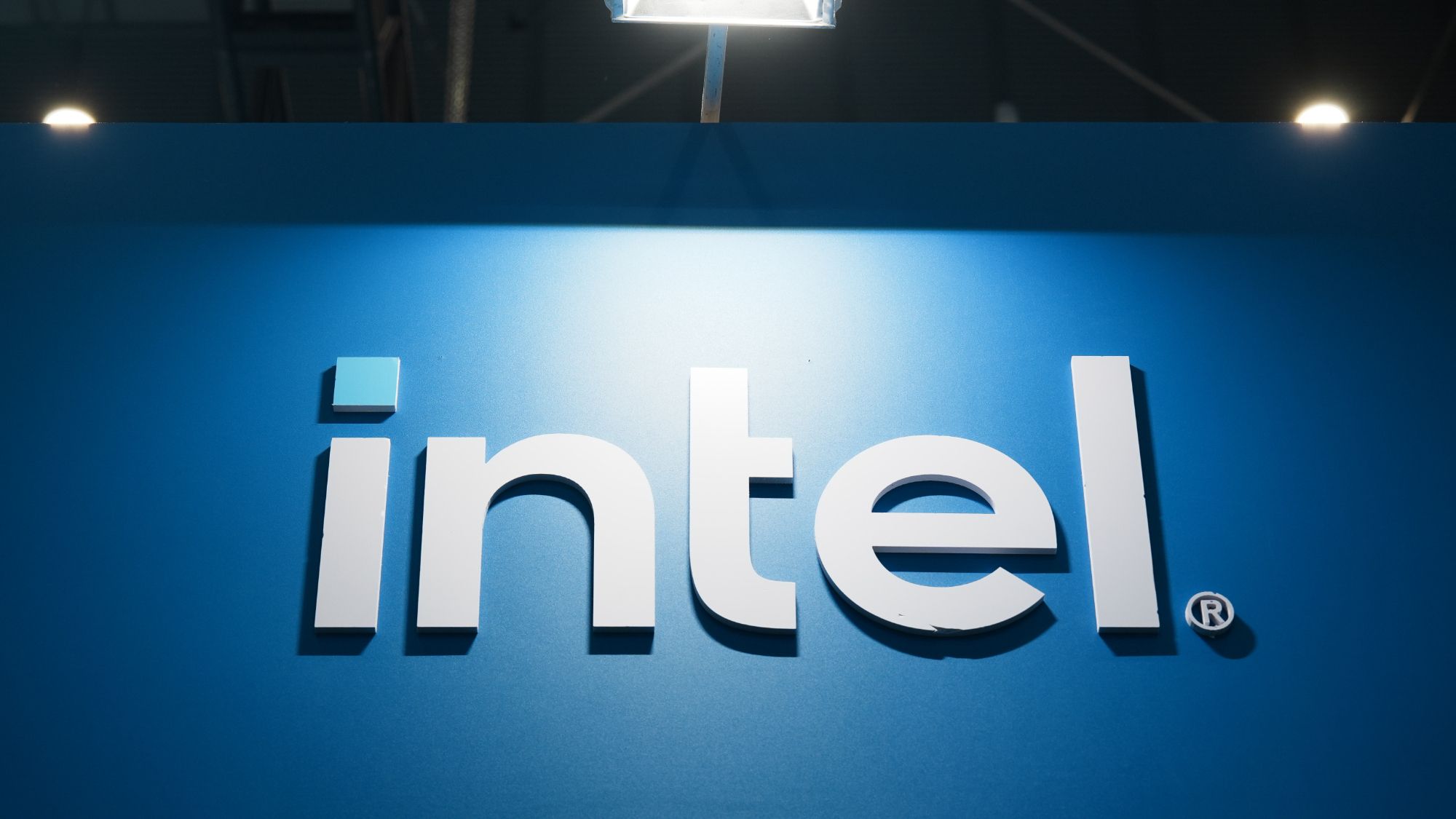 Análise do roteiro de fabricação da Intel — Arizona, Ohio, Irlanda e os dois prazos que definem o nó de processo 14A