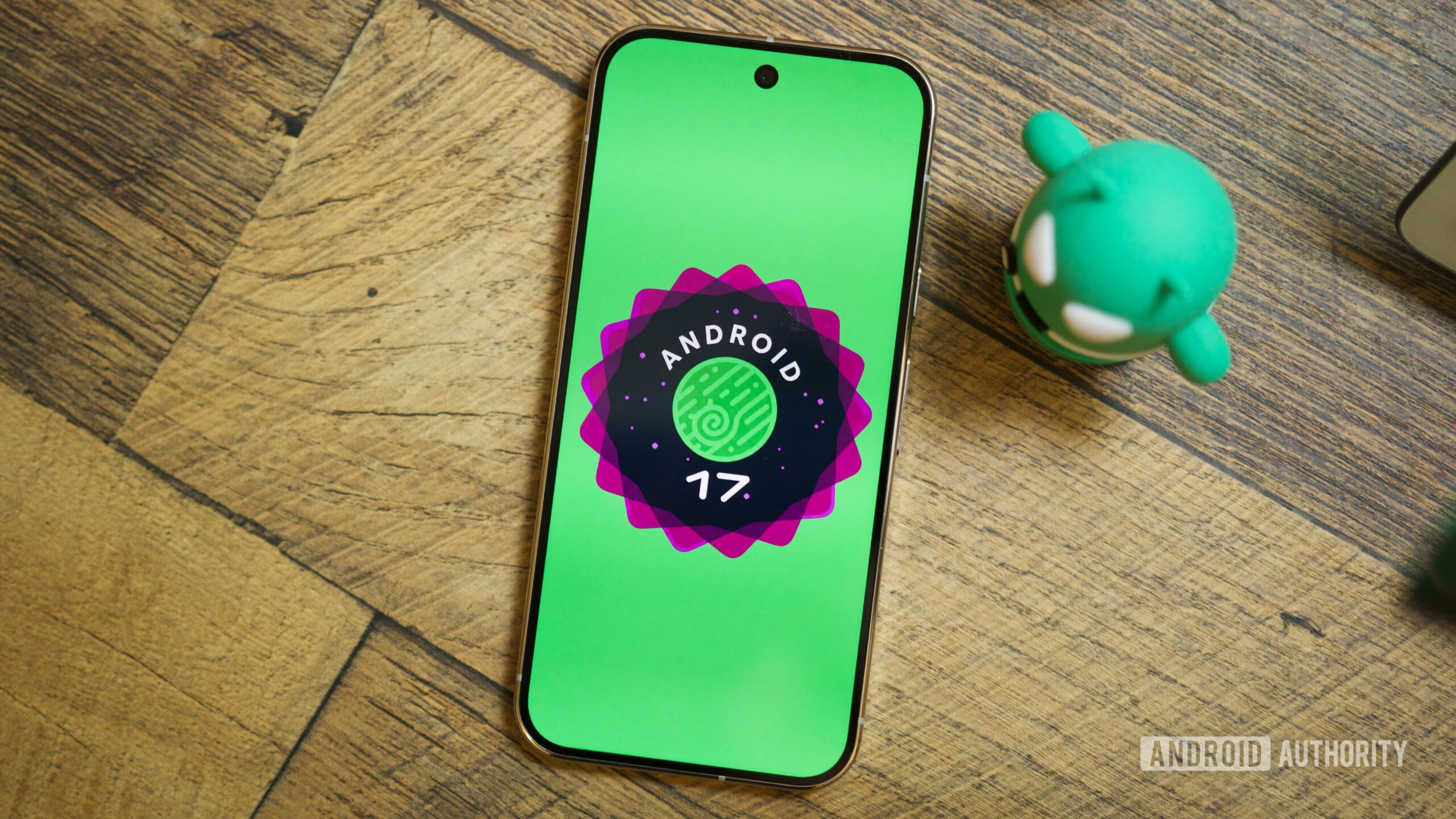 Google confirma que uma correção está a caminho para testadores do Android 17 presos na versão Beta.